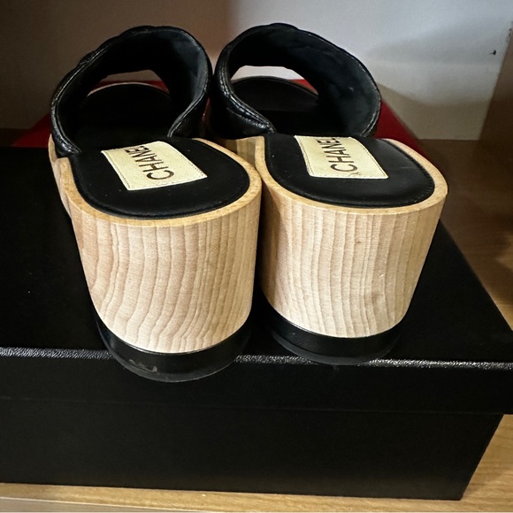 Chanel wood wedge slides, excellent condition!! - Picture 4 of 7